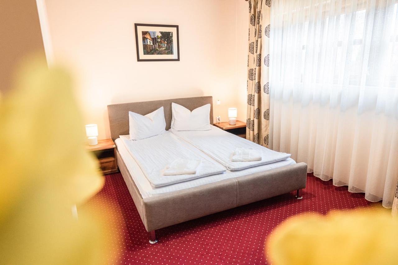 Pava Pension & Spa Одорхею-Секуєск Екстер'єр фото